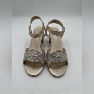 Elegant Women's Sandals in Gold and Silver